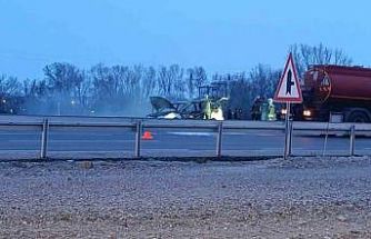 Seyir halindeki araç alev topuna döndü