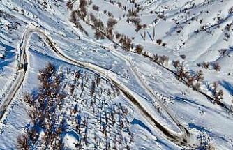 Siirt’te çığ düşen yol temizlendi