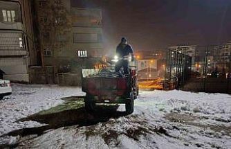 Siirt’te kar küreme ve tuzlama çalışmaları devam ediyor
