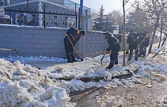 Siirt’te karla mücadele çalışmaları aralıksız sürüyor