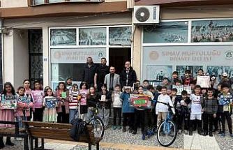 Simav Diyanet Genç Ofisi’nden öğrencilere hediye sürprizi