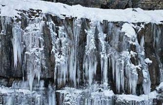 Şırnak’ta buz sarkıtları dronla görüntülendi