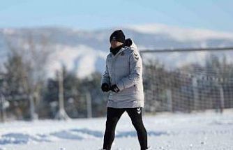 Sivasspor eksi 15 derecede idman yaptı