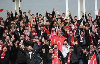 Sivassporlu taraftarlar, Amed Sportif Faaliyetler maçına ilgi gösterdi