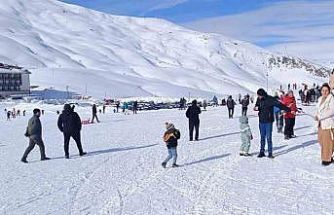 Soğuk hava kayak keyfini gölgede bıraktı