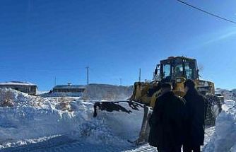 Susuz’da karla mücadele çalışmaları sürüyor