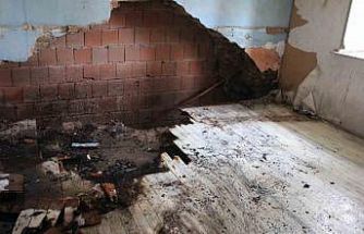 Tahtalar tutuştu, itfaiye harekete geçti