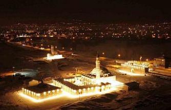Tarihi Hüsrev Paşa Camii’nde gece ışıltısı: Tarih ve sanat buluştu