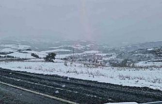 Tekirdağ’ın yüksek kesimleri yağan karla beyaza büründü