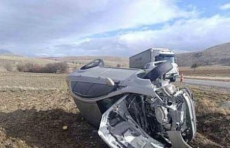 Tırla çarpışan otomobilde 5 kişi yaralandı