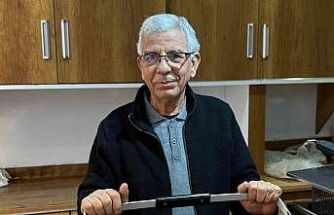 Tostçu Mehmet, Mansur Yavaş’a benzerliği ile dikkat çekiyor