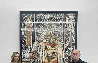 Tosyalı, genç sanatçıları destekleyerek kültürel üretime katkısını sürdürüyor