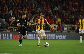 Trendyol Süper Lig: Göztepe: 1 - Çaykur Rizespor: 0 (İlk yarı)