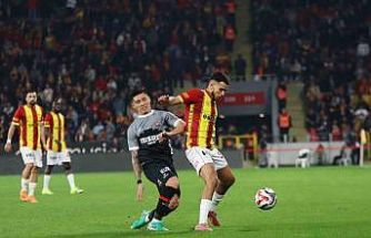 Trendyol Süper Lig: Göztepe: 2 - Fatih Karagümrük: 1 (İlk yarı)