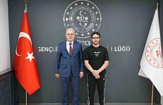 Türkiye Şampiyonu sporcuya tebrik