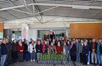 Ula’da üreticilere 38 bin defne fidanı dağıtıldı