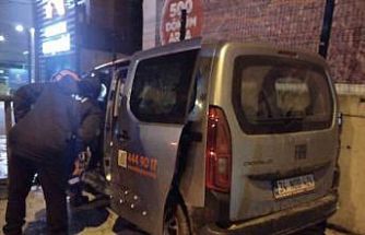 Ümraniye’de trafik kazası: 2’si ağır 3 yaralı