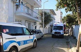 Uyurken kulağına pamuk tıkayınca, ekipler kapıya dayandı