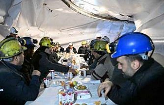 Vali Özkan, yeni yılı madencilerle birlikte karşıladı