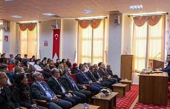 Vali Sözer, ’Kariyerim Mülkiye’ etkinliğinde üniversite öğrencilerle buluştu