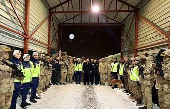 Vali Usta, görevi başındaki güvenlik güçleriyle bir araya geldi
