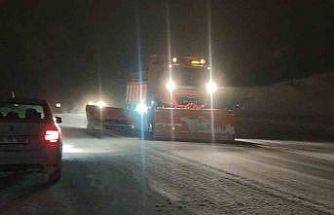 Van’da 341 yerleşim yerinin yolu kapandı