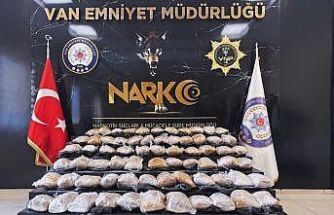 Van’da 39 kilo 340 gram skunk maddesi ele geçirildi