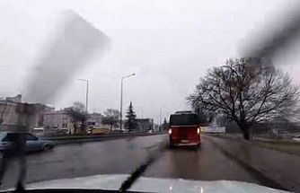 Yağış sonrası çevre yolu ’göle’ döndü, bazı araçlar yolda kaldı