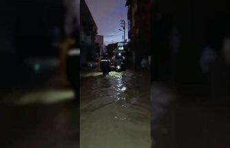 Yağmur sonrası su basan evlerde mahsur kalanlar kurtarıldı