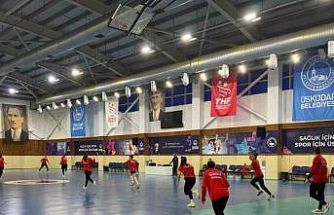 Yalıkavakspor, Üsküdar Belediyespor maçı öncesi İstanbul’da son antrenmanını yaptı