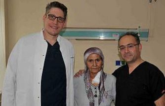 Yemek borusu kanseri olan hastaya cerrahi operasyonla yeni yemek borusu yapıldı