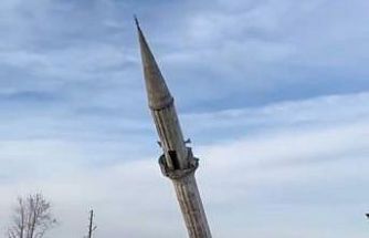 Yenisi yapılınca eski caminin minaresi kontrollü bir şekilde yıkıldı