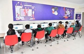 Yeşilyurt Mesleki Eğitim ve Yaşam Merkezi’nde kurslar tüm hızıyla sürüyor