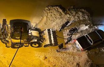 Yüksekova’da kurtarma operasyonu: İnsan gücü yetmeyince belediye yetişti