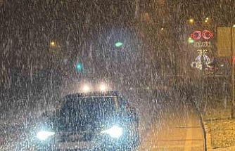 Zonguldak-Düzce yolunda yoğun kar yağışı