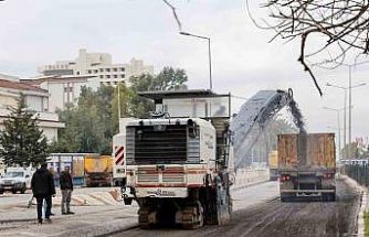 100. Yıl Bulvarı’nda asfalt çalışmasının ikinci etabı da tamamlandı