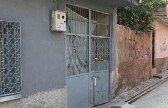 3 çocuk annesi eşini bıçaklayarak öldürdü, başında ağlayıp teslim oldu