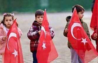 Adana’da ilk ders ’Bayrak Sevgisi’ temasıyla işlendi