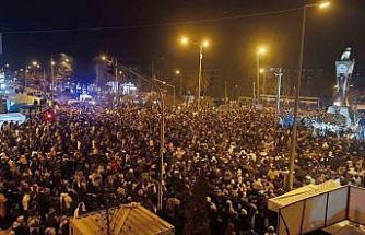 Adıyaman’da binlerce kişi deprem şehitlerini andı