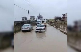 Adıyaman’da yol göle döndü
