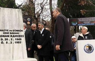 Adnan Kahveci ölümünün 33’üncü yılında kabri başında anıldı