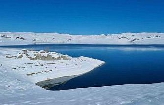 Ağrı Yazıcı Barajı’nda buzlar çözüldü, kartpostallık manzara oluştu