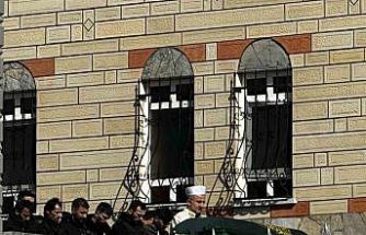 Aile cinayetinde kardeş toprağa verildi, abi tutuklandı