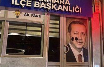 AK Parti Marmara ilçe binasına taşlı saldırıyla ilgili 1 kişi gözaltına alındı