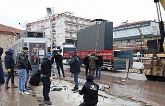 Alaca Cumhuriyet Meydanı’na dev led ekran kuruldu