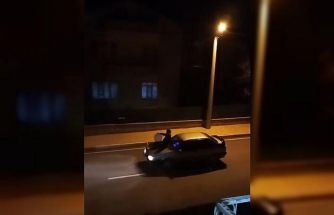 Aracın üzerine çıkan davulcu mahalleliyi sahura böyle uyandırdı