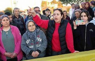 Arazi sahiplerinin mahkeme kararıyla kapattırdığı yol mahalle sakinlerini isyan ettirdi