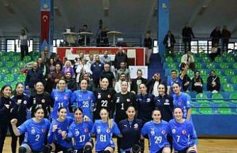 Armada Praxis Yalıkavak Spor Kulübü’nden güçlü kapanış