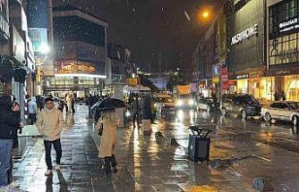 Arnavutköy’de kar yağışı başladı