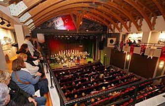 Ayvalık’ta Rauf Denktaş Kültür Merkezi perdelerini açtı